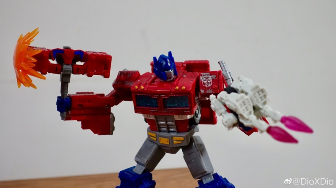 Transformers Siege Wave 3 Lots Of In Hand Photos   Thundercracker, Red Alert, Smashdown, Refraktor And More 41 (41 of 42)